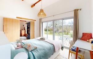 Maisons de vacances Nice Home In Saint-Geraud-De-Corps : photos des chambres