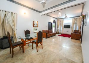 Pop Tavern Deluxe Villa Kovalom by VOYE HOMES