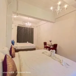 MaHaNa Hostel Family room - Nong Phang Khae