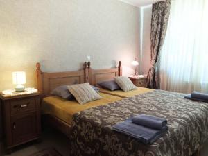 The snug apartment near the brimming mountains