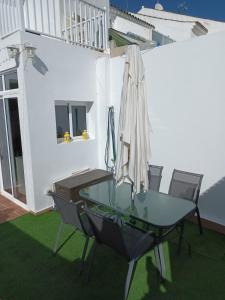 Agréable bungalow avec grande terrasse et piscine