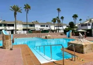Agréable bungalow avec grande terrasse et piscine - Sonnenland