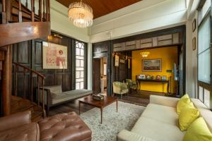 Akara House Sukhothai - Luxury Riverside Residence