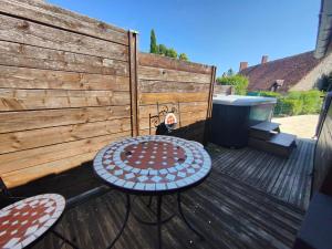 Maisons de vacances Les gites du Zoo,2 logements 10min du zoo piscine partagee juin-octobre & spa partagee avril-octobre ,calme & reposant : Maison 2 Chambres