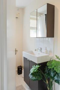 Mariner House, Great Location With Parking