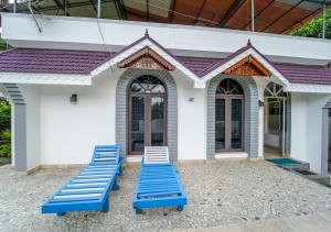 Pop Tavern Deluxe Villa Kovalom by VOYE HOMES