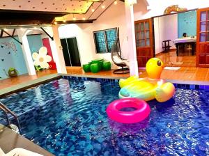 บ้านปรินรดา poolvilla สัตหีบ
