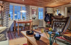 Lovely Home In Lidköping With Wifi