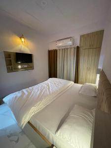 Tulsi near ganga barrage