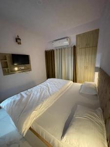 Tulsi near ganga barrage