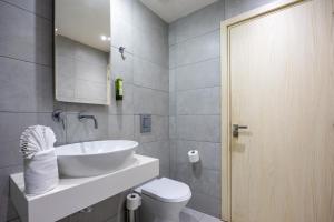 Melpo Antia Hotel & Suites