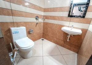 Pop Tavern Deluxe Villa Kovalom by VOYE HOMES