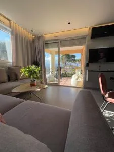 Peaceful new Apartment in heart of French Riviera with Mountain and Pool view - 比奥