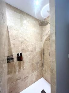 Villas Large modern house near St Remy de Provence : photos des chambres