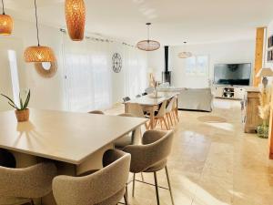 Villas Large modern house near St Remy de Provence : photos des chambres