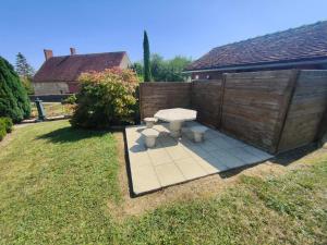 Maisons de vacances Les gites du Zoo,2 logements 10min du zoo piscine partagee juin-octobre & spa partagee avril-octobre ,calme & reposant : Maison de Vacances 3 Chambres 