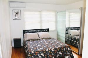 Los Angeles Blue Nest