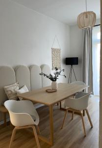 ApartNaest Radeberg - vollausgestattete 1 - 4 Zimmer Apartments I 24h flexibler mobiler Check-in via Link I Parkplatz auf Anfrage I Platz für bis zu 60 Personen