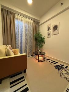 Premium Cozy Suite Rooftop Pool KLCC-1080HD Movie