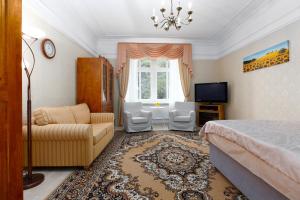 Apartment Near the Source