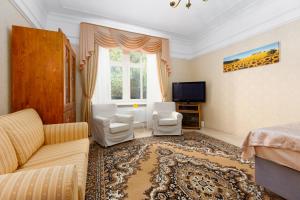 Apartment Near the Source