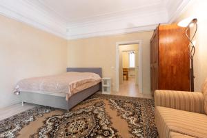 Apartment Near the Source