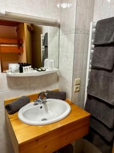 Family Room (4 Adults) room in Bel'alpe