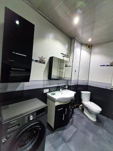 Modern 2BR Apartment in Prime Tbilisi with Scenic Views