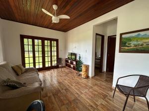 Casa do Sossego perto das montanhas com piscina e área gourmet! Perfeito para um descanso com família e amigos