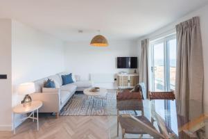 Gwel Y Mor Penthouse by Birch Stays New Home