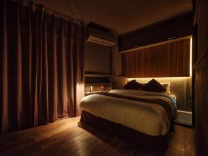 Tokyo Skyline Hideaway