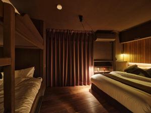 Tokyo Skyline Hideaway