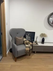 New built cosy apartment within walking distance of Churchill Hospital - Headington