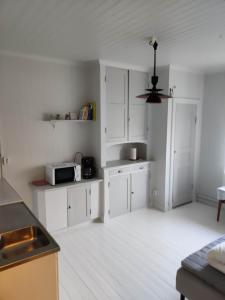 Mysig liten lägenhet, Central, Nära Tågstation och Sjö