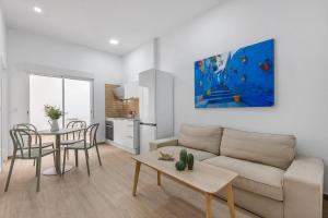 Urban Chic Oasis with AC, Private Pool and Wifi