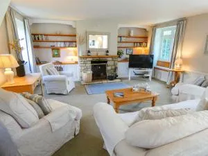 Spacious detached home sleeps 6 adults 2 children - East Stoke
