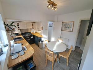 Charming Town Centre 2 Bed House