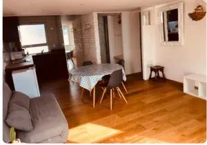 Studio lumineux avec mezzanine - 拉戈尔