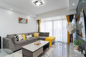 Nivla Executive Cozy haven with gym and Balcony