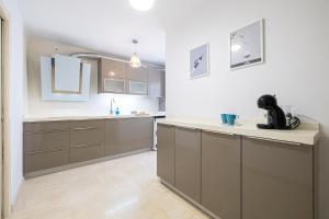 Luxury Apartment Fuengirola Centro by AORA STAY