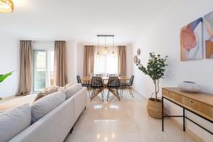 Luxury Apartment Fuengirola Centro by AORA STAY
