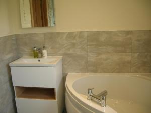 Woodland Lodge Hot Tub Sleeps 6