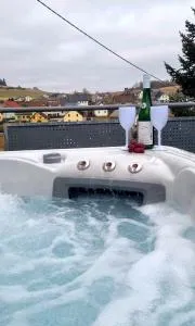 Wellnesshaus Dorfblick mit Outdoor-Jacuzzi und Infrarotkabine, NEU! - Dockweiler