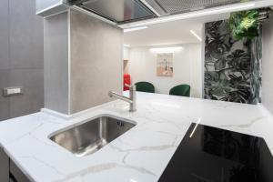 Minicasa di lusso con lavanderia e ricarica E-Bike