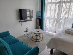 Cosy Studio with a Swimming Pool, Free Parking