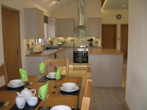 Woodland Lodge Hot Tub Sleeps 6