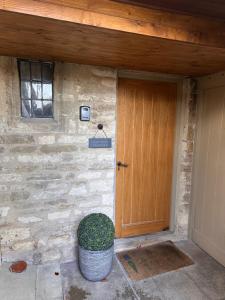 5 star Cotswold luxury with orchard garden