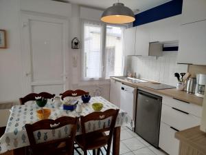 Maisons de vacances gite notre desir 100 m de la mer : photos des chambres