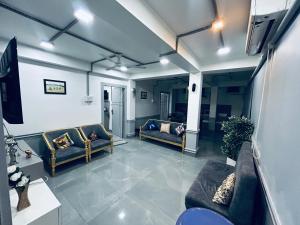 Jiya Mansion ,AC Room Near Ganeshguri, Ganesh Mandir, Guwahati
