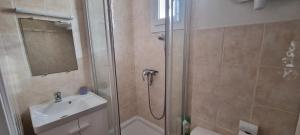 Appartements Appartement face a la mer dans le charmant village de Sausset-les-pins : photos des chambres